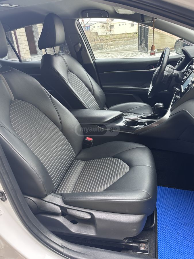 Toyota Camry - фото 12