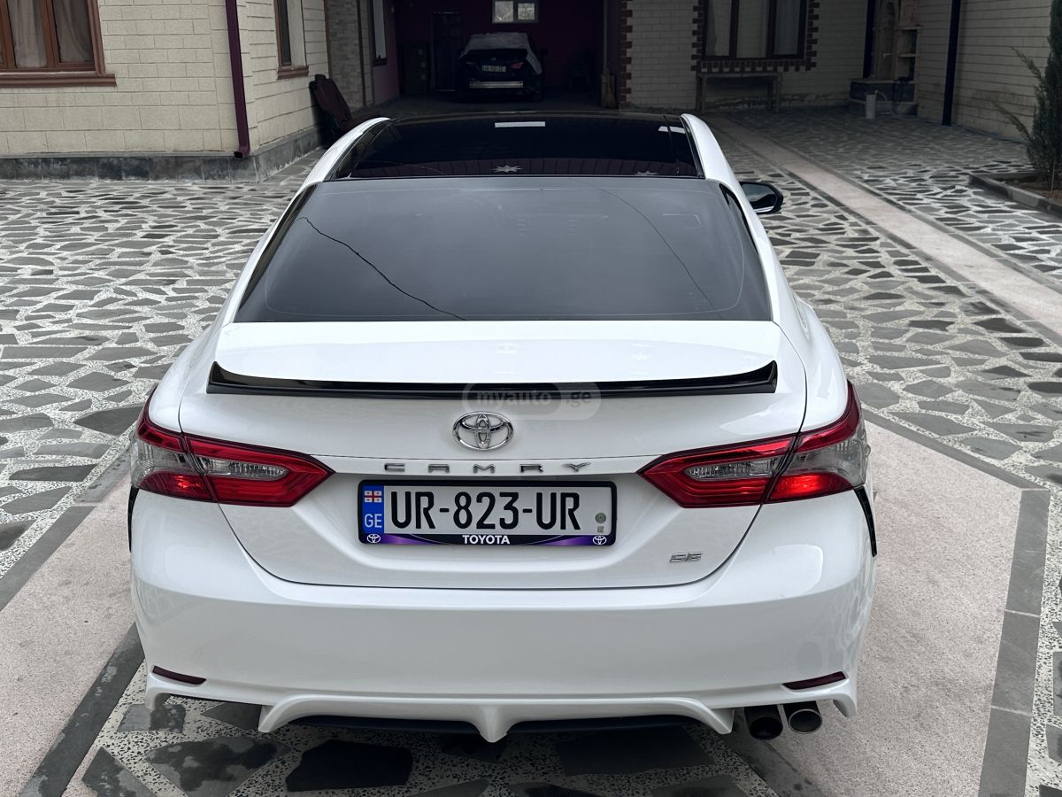 Toyota Camry - фото 5