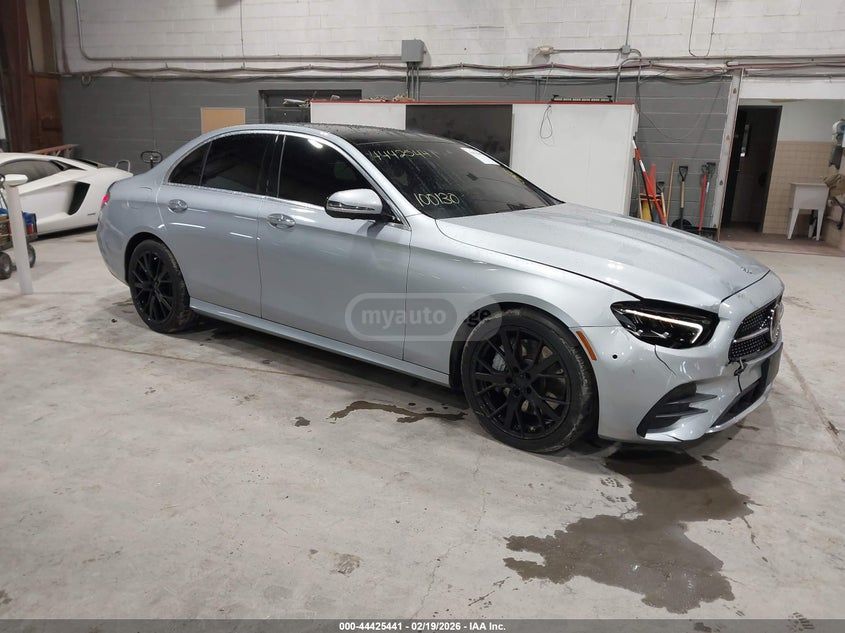 Mercedes-Benz E 350 - фото 1