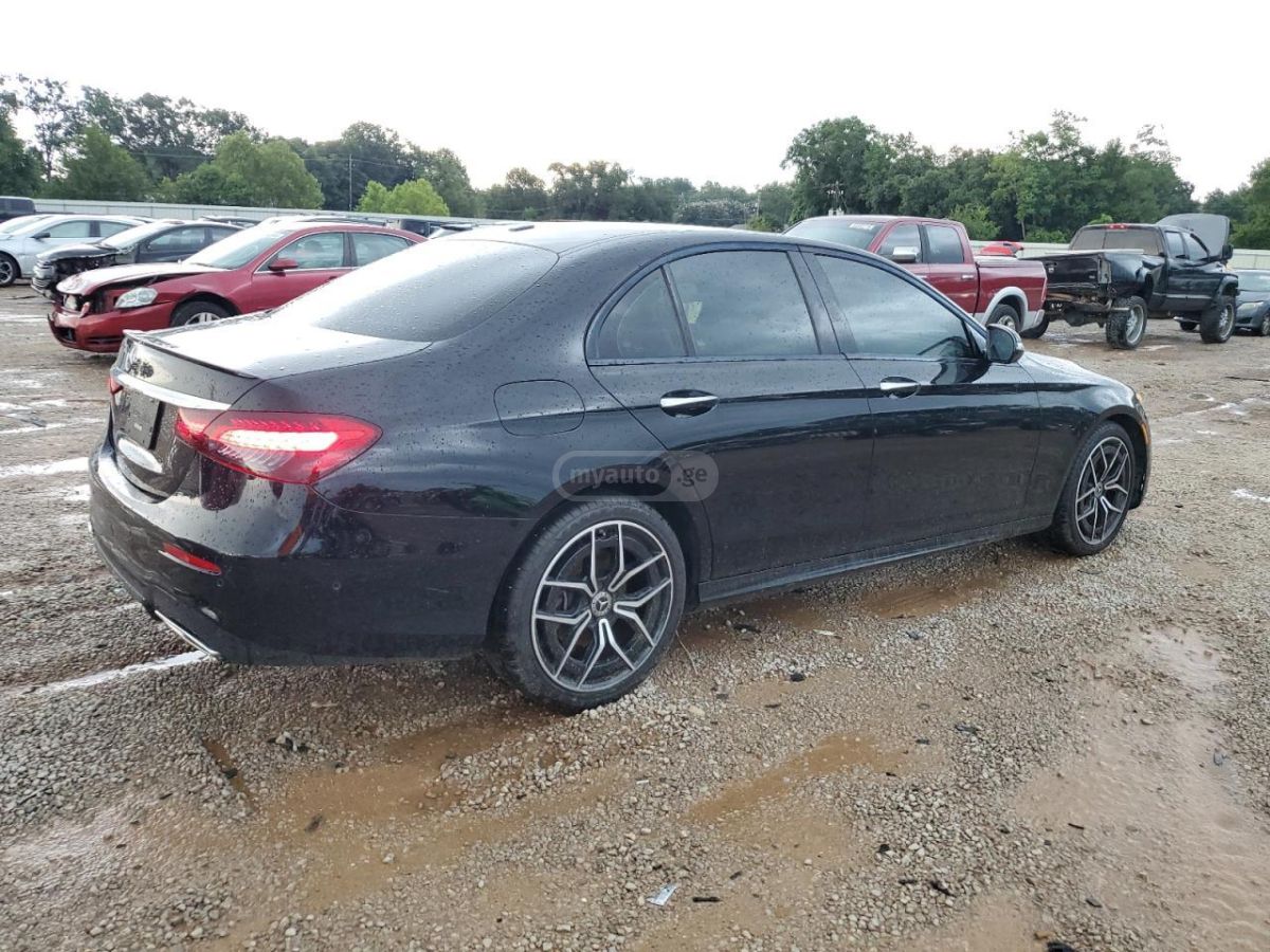 Mercedes-Benz E 300 2022 — миниатюра 3
