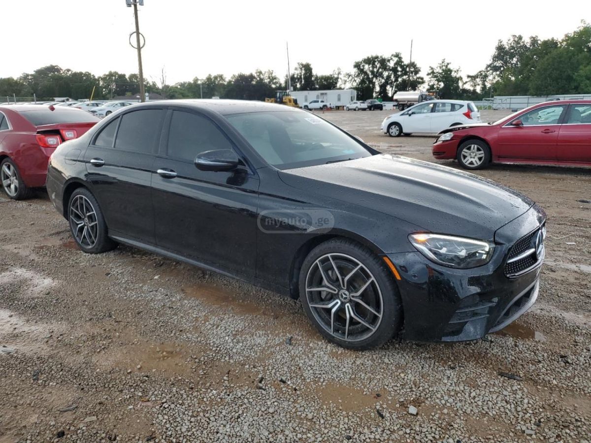 Mercedes-Benz E 300 2022 — миниатюра 4