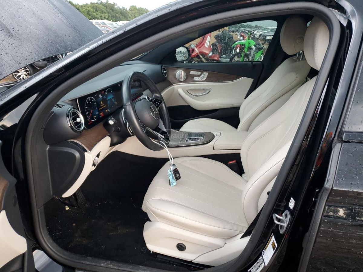 Mercedes-Benz E 300 2022 — миниатюра 7