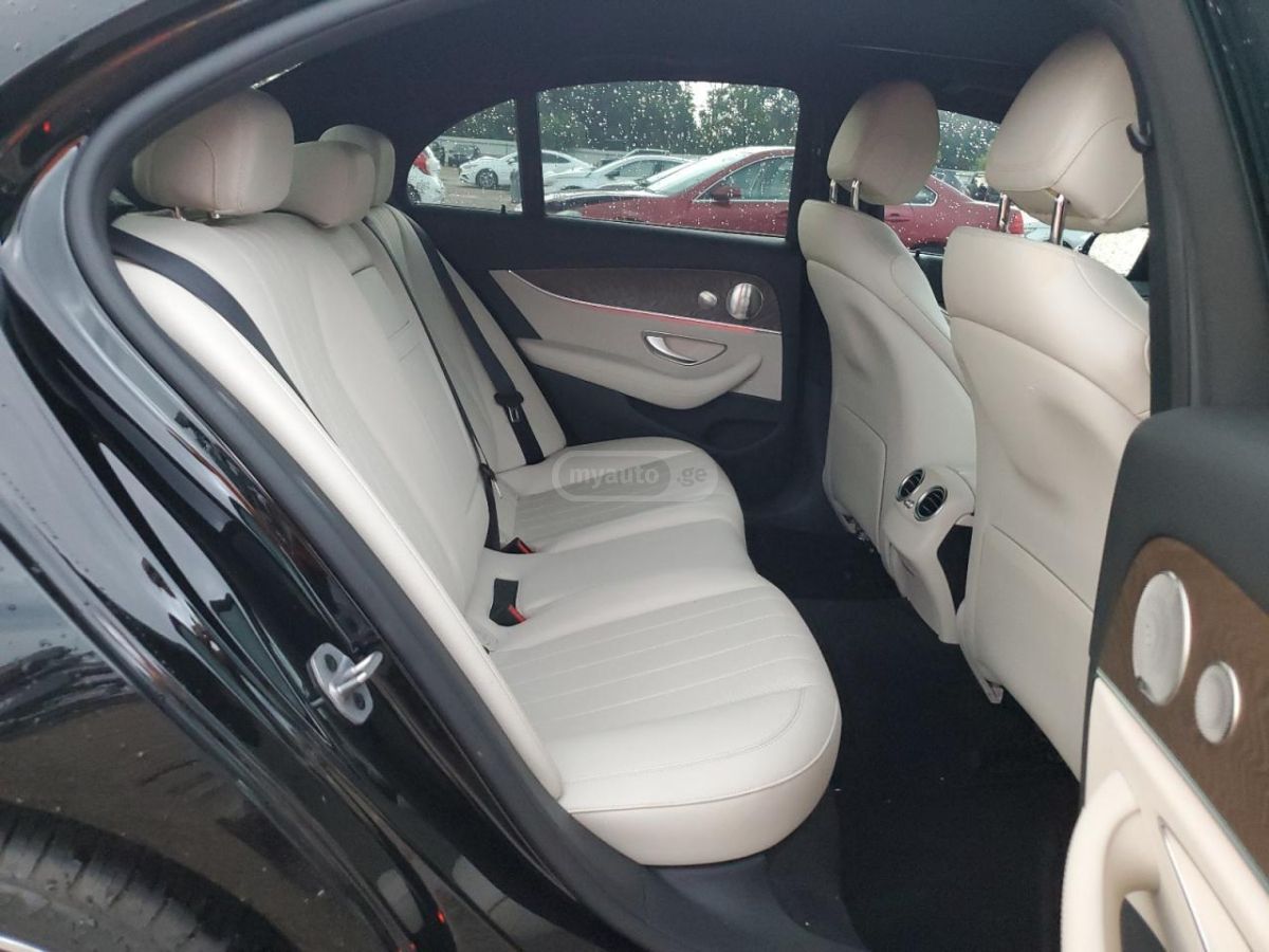 Mercedes-Benz E 300 2022 — миниатюра 9