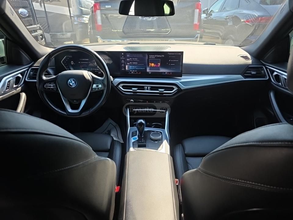 BMW i4 - фото 11