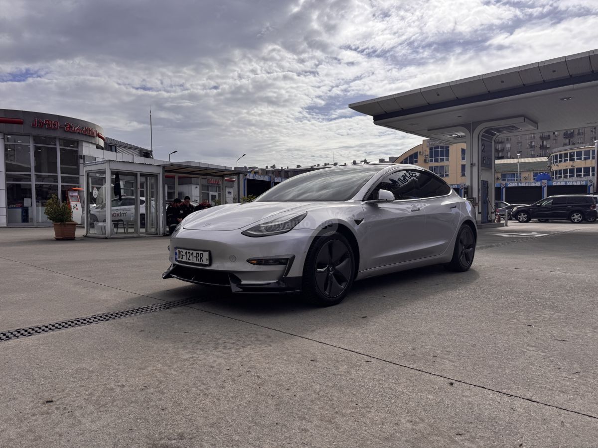 Tesla Model 3 - фото 2