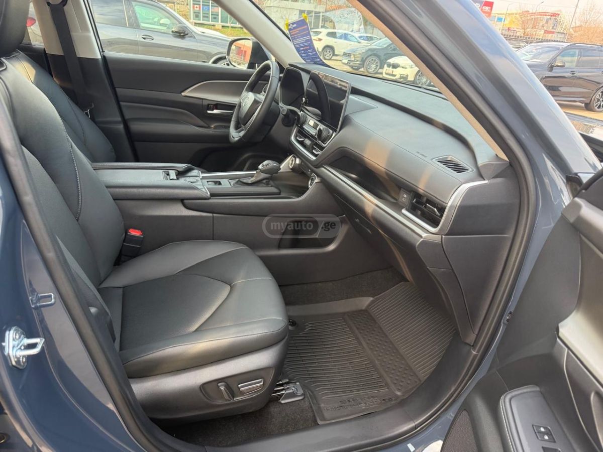 Toyota Grand Highlander - фото 12