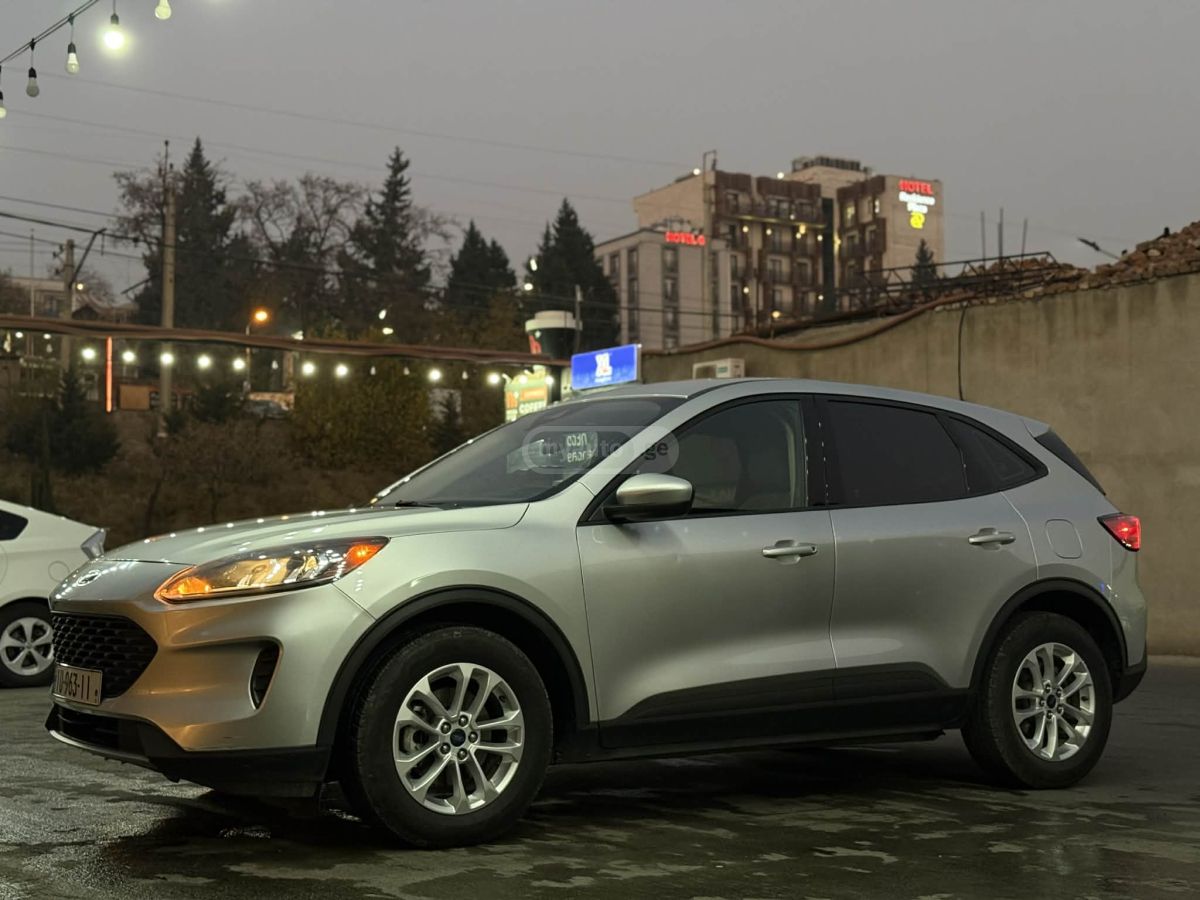 Ford Escape - фото 1