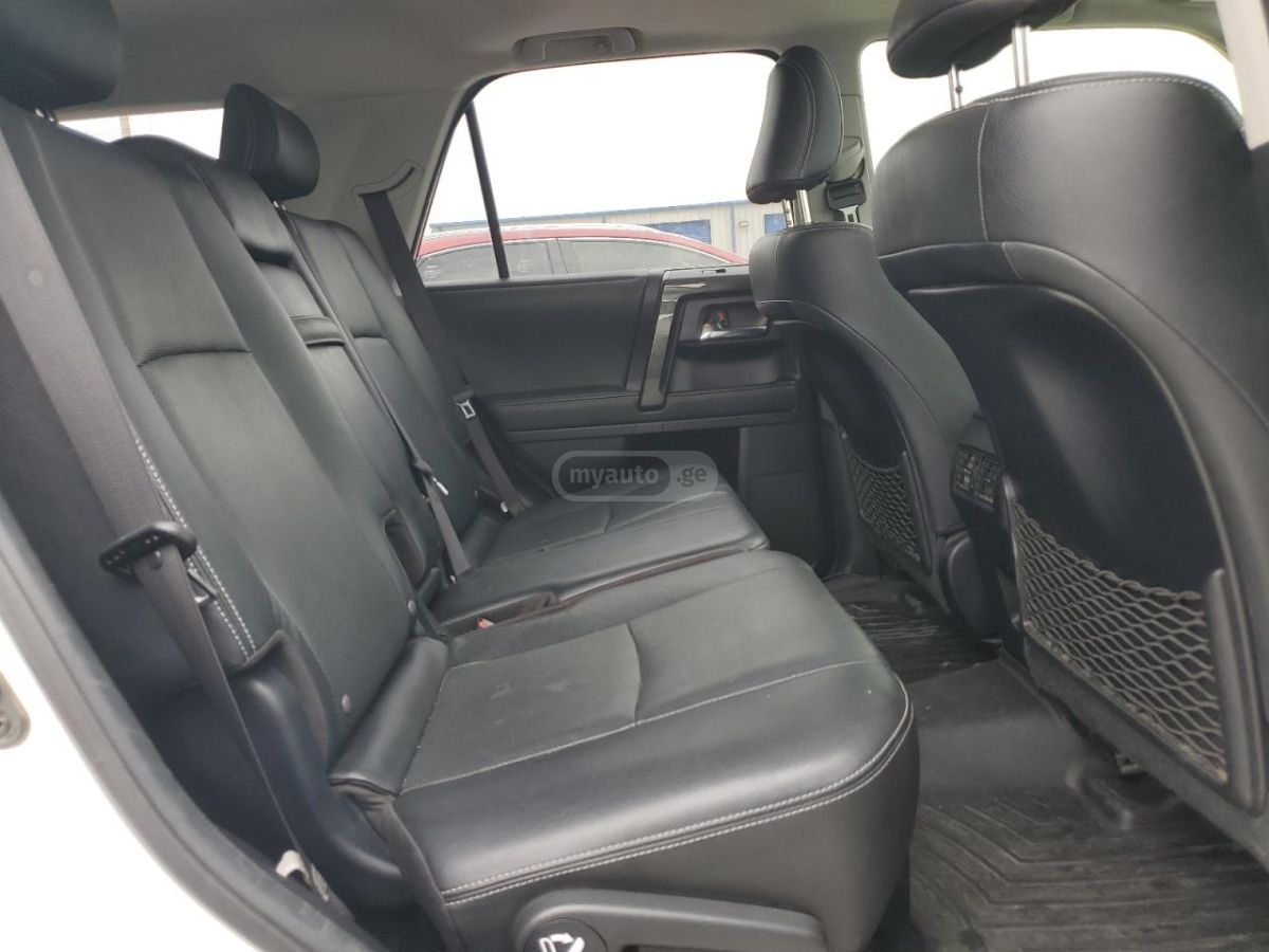 Toyota 4 Runner - фото 11