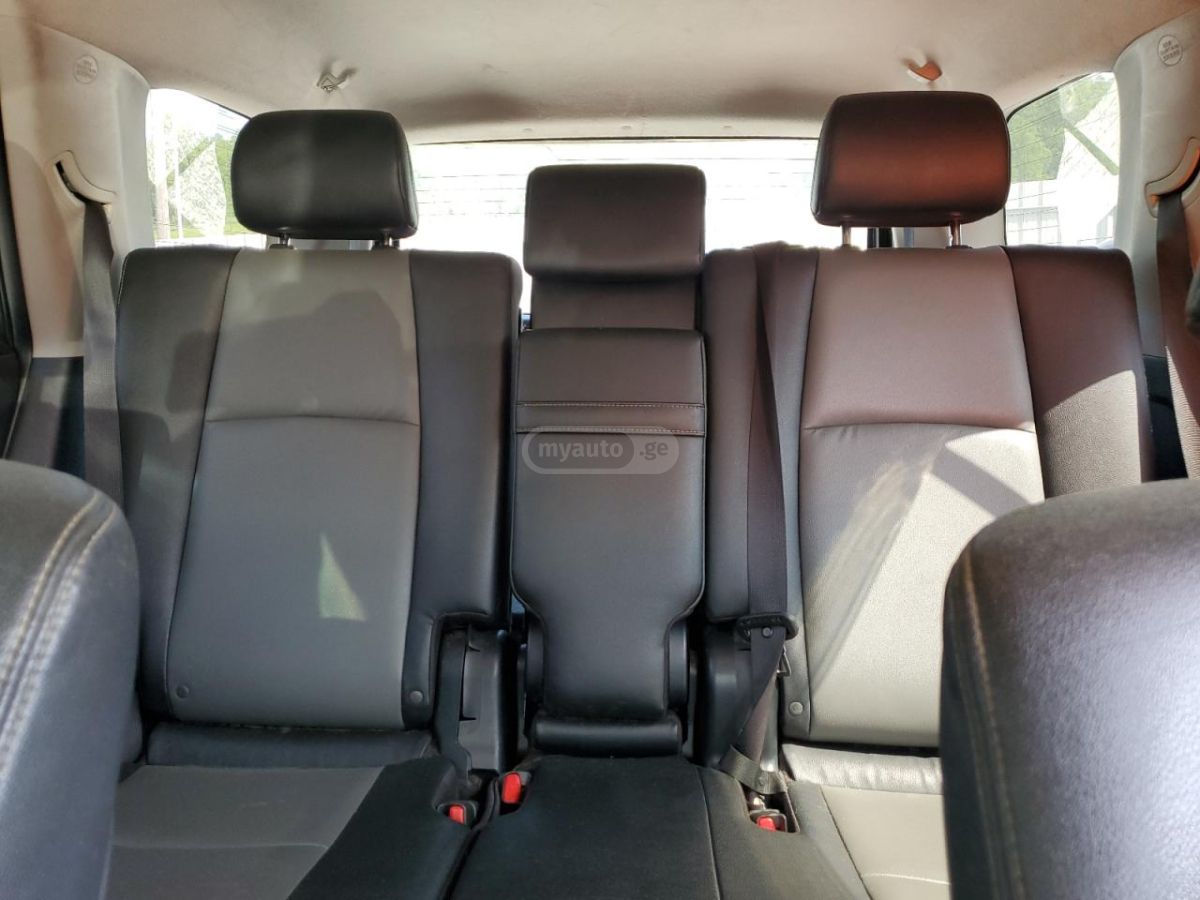 Toyota 4 Runner - фото 10