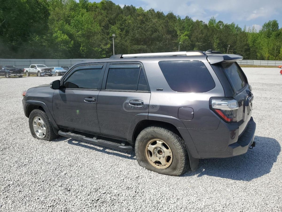 Toyota 4 Runner - фото 2