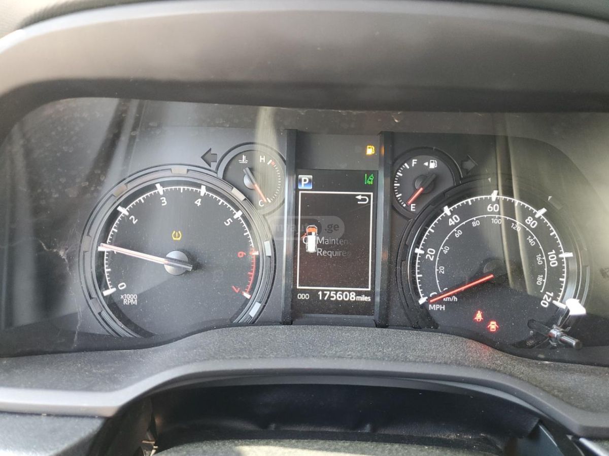 Toyota 4 Runner - фото 9