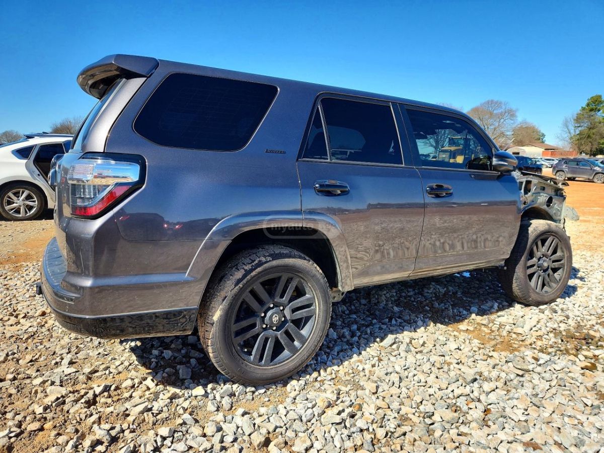 Toyota 4 Runner - фото 3