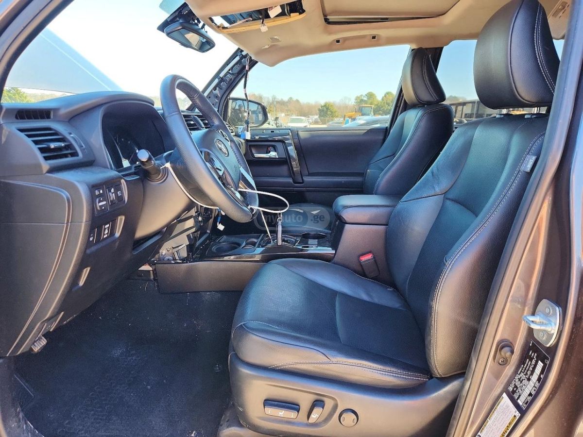 Toyota 4 Runner - фото 7