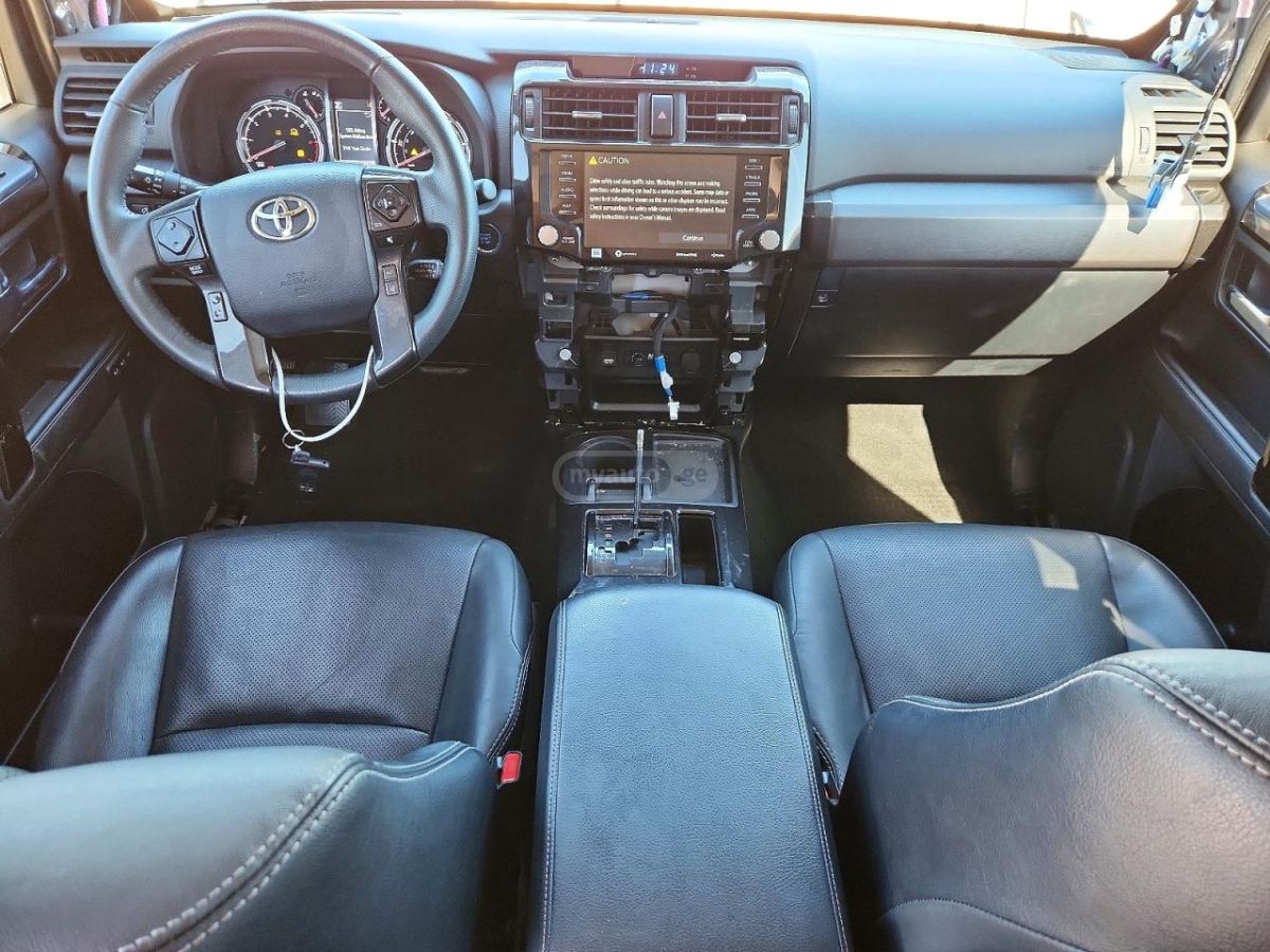 Toyota 4 Runner - фото 8