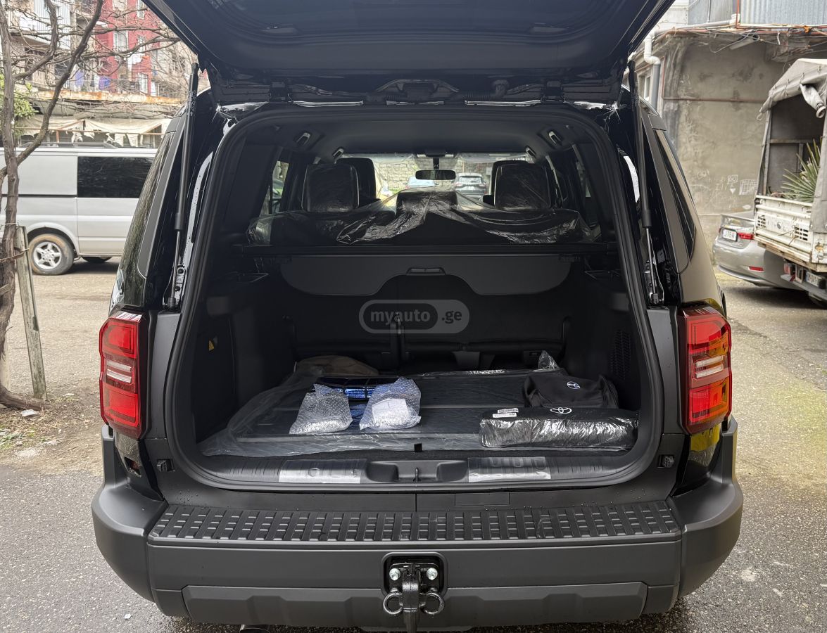 Toyota Land Cruiser Prado 2025 — миниатюра 13