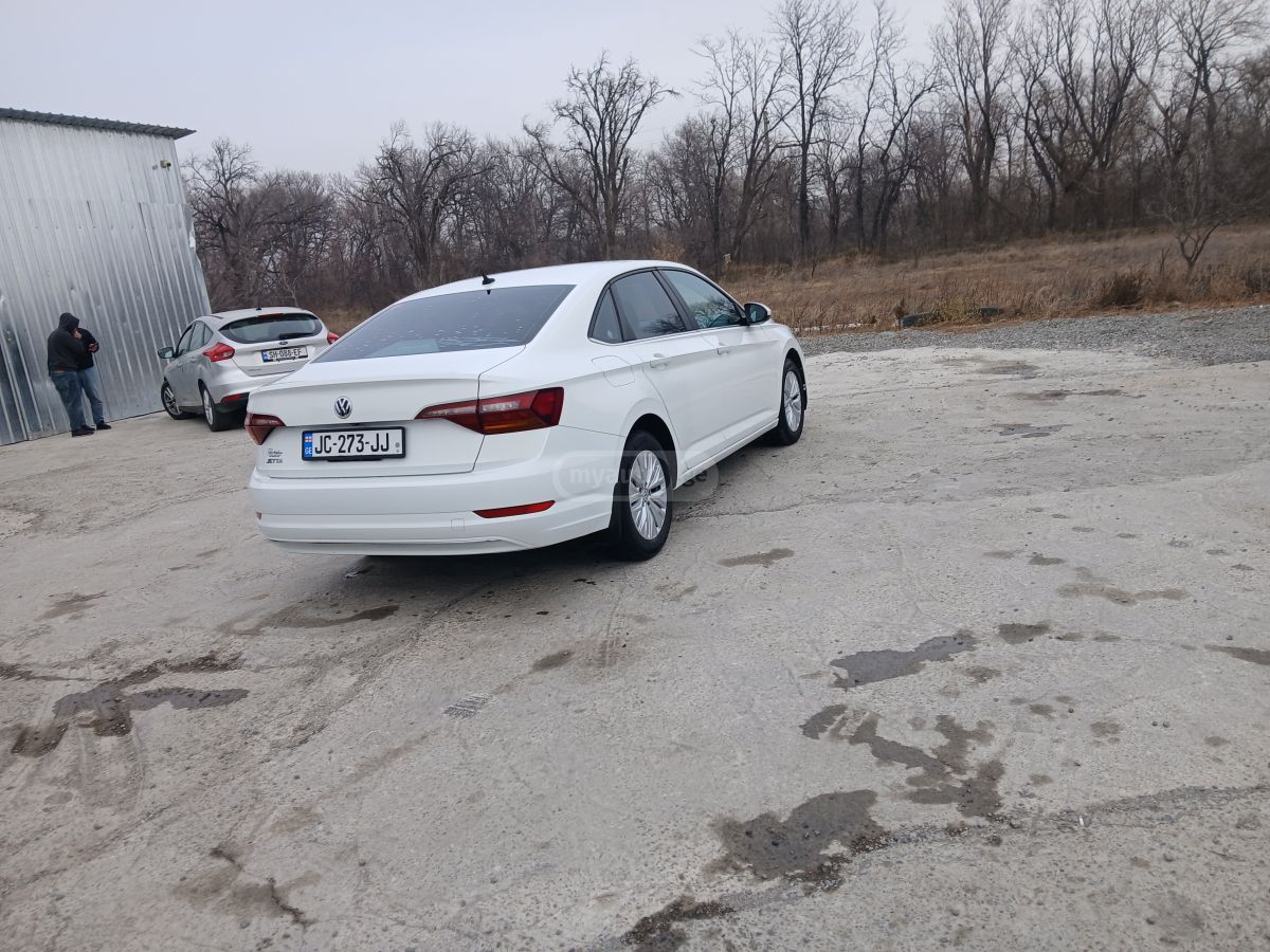 Volkswagen Jetta - фото 5