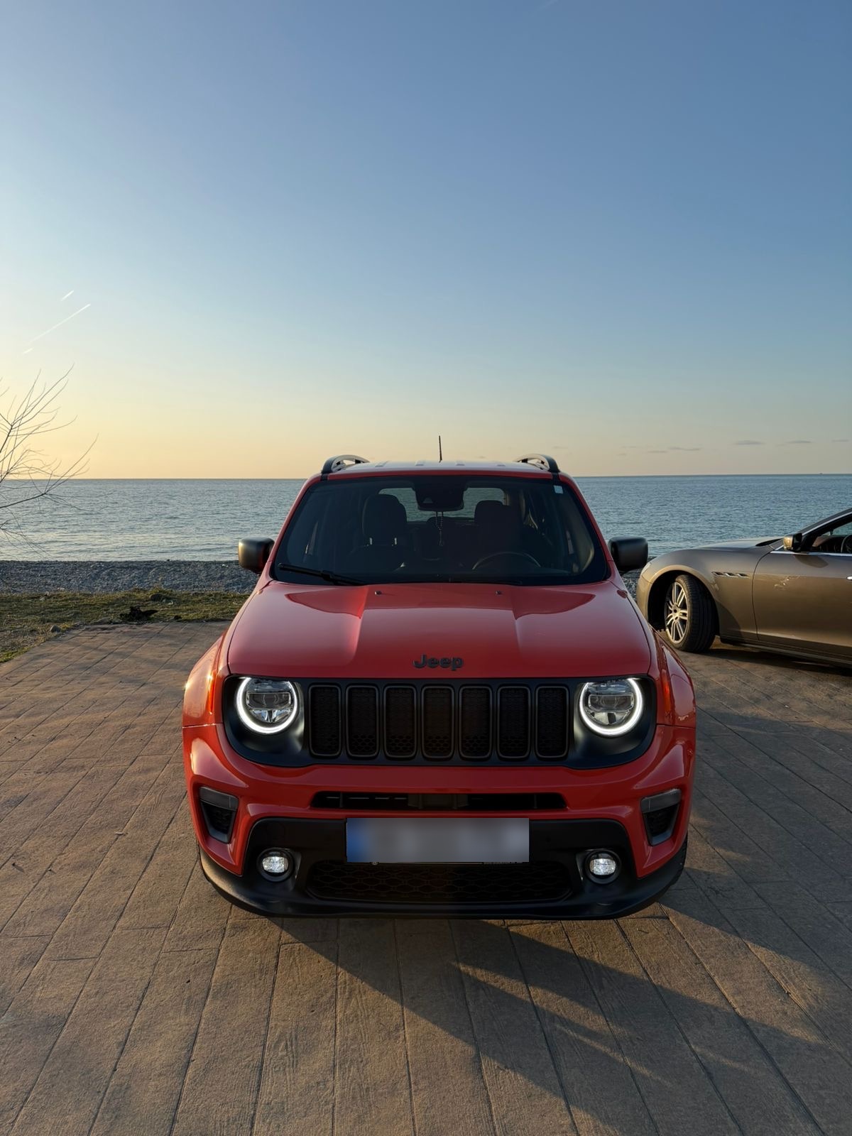 Jeep Renegade - фото 1