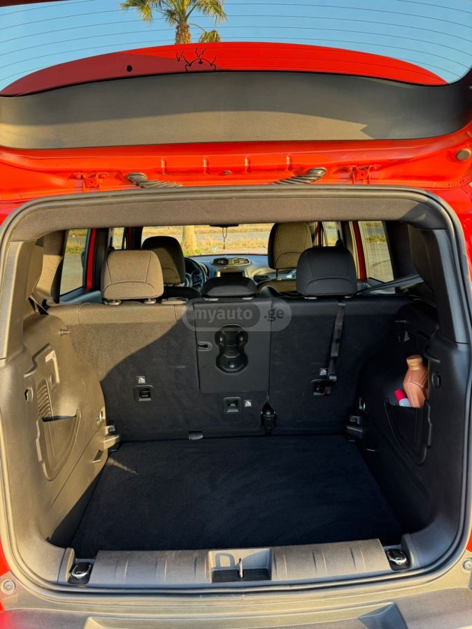 Jeep Renegade - фото 8