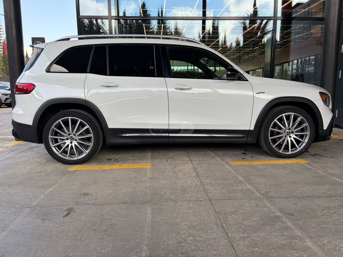 Mercedes-Benz GLB 250 - фото 1