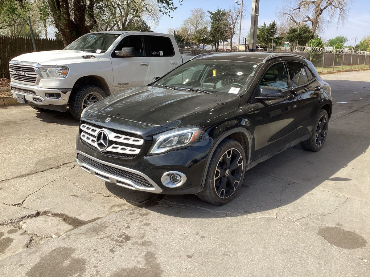 Mercedes-Benz GLA 250 - фото 1