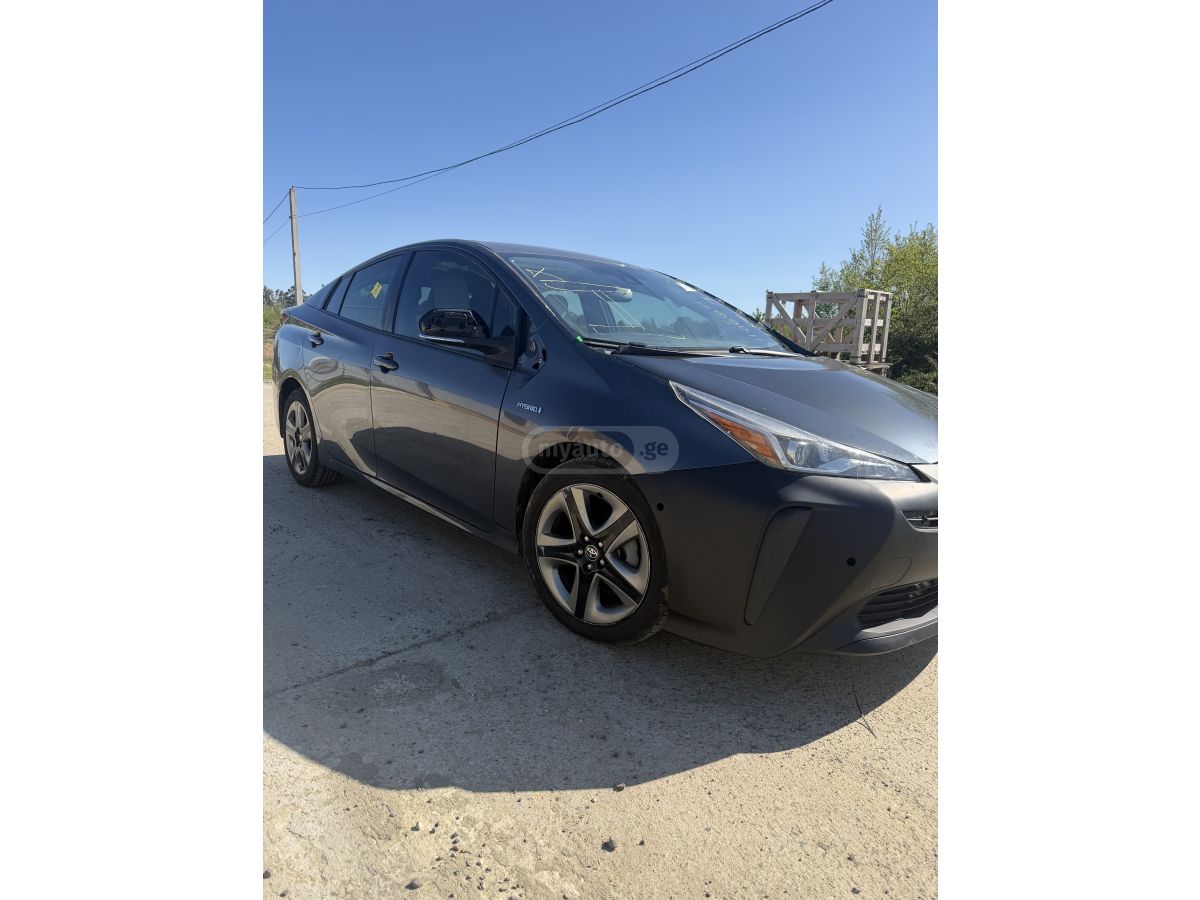 Toyota Prius - фото 2