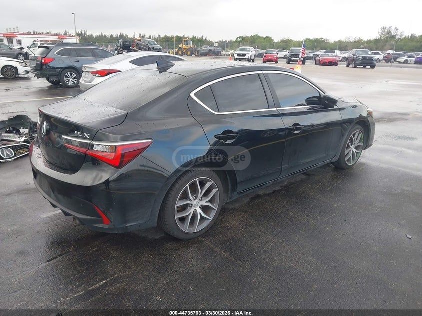 Acura ILX - фото 4