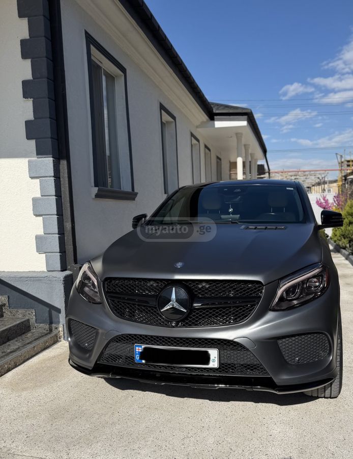 Mercedes-Benz GLE 43 AMG - фото 12