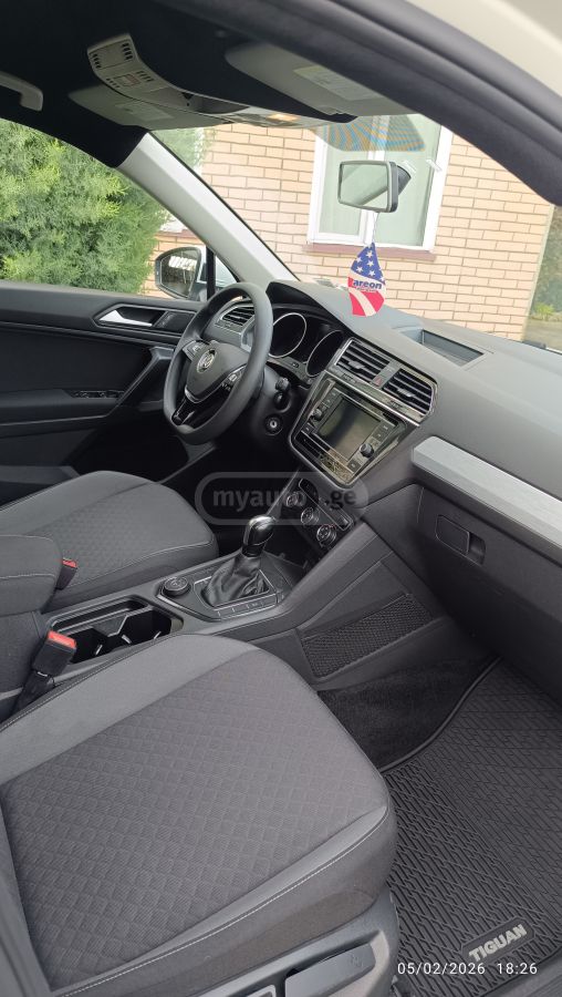 Volkswagen Tiguan - фото 5
