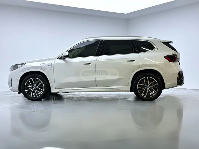 BMW iX1 2024 — миниатюра 4