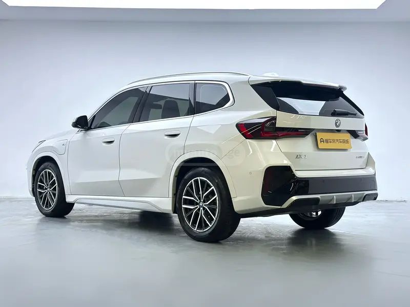 BMW iX1 2024 — миниатюра 5