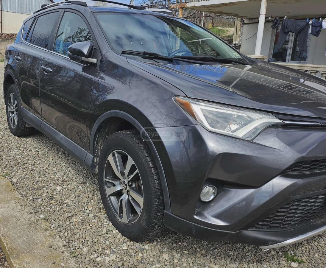 Toyota RAV 4 - фото 3