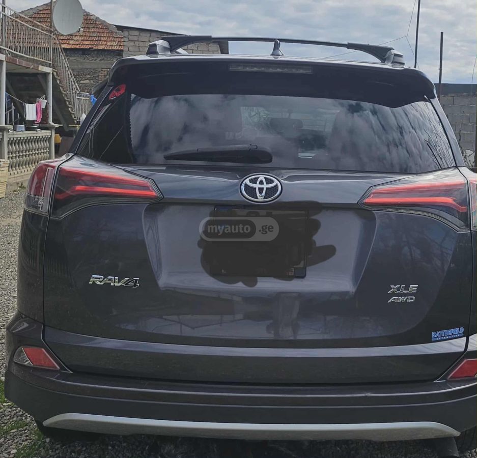 Toyota RAV 4 - фото 4