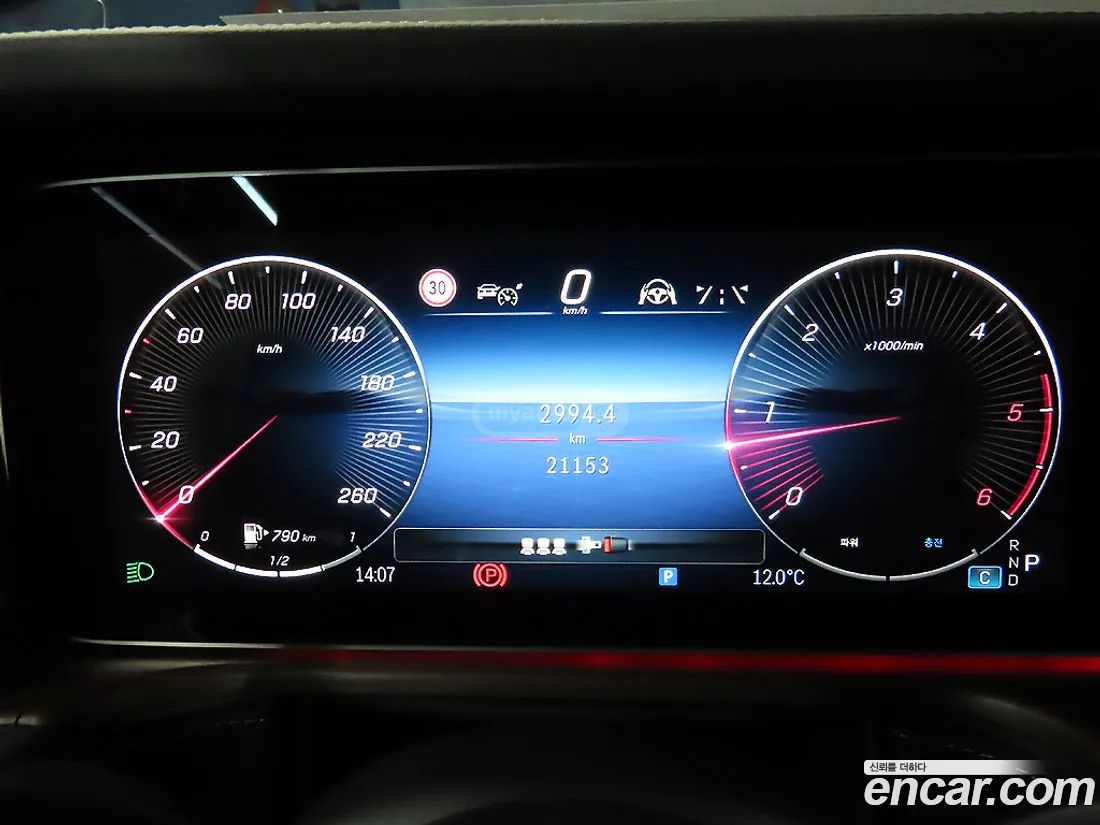 Mercedes-Benz G 65 AMG 2025 — миниатюра 8