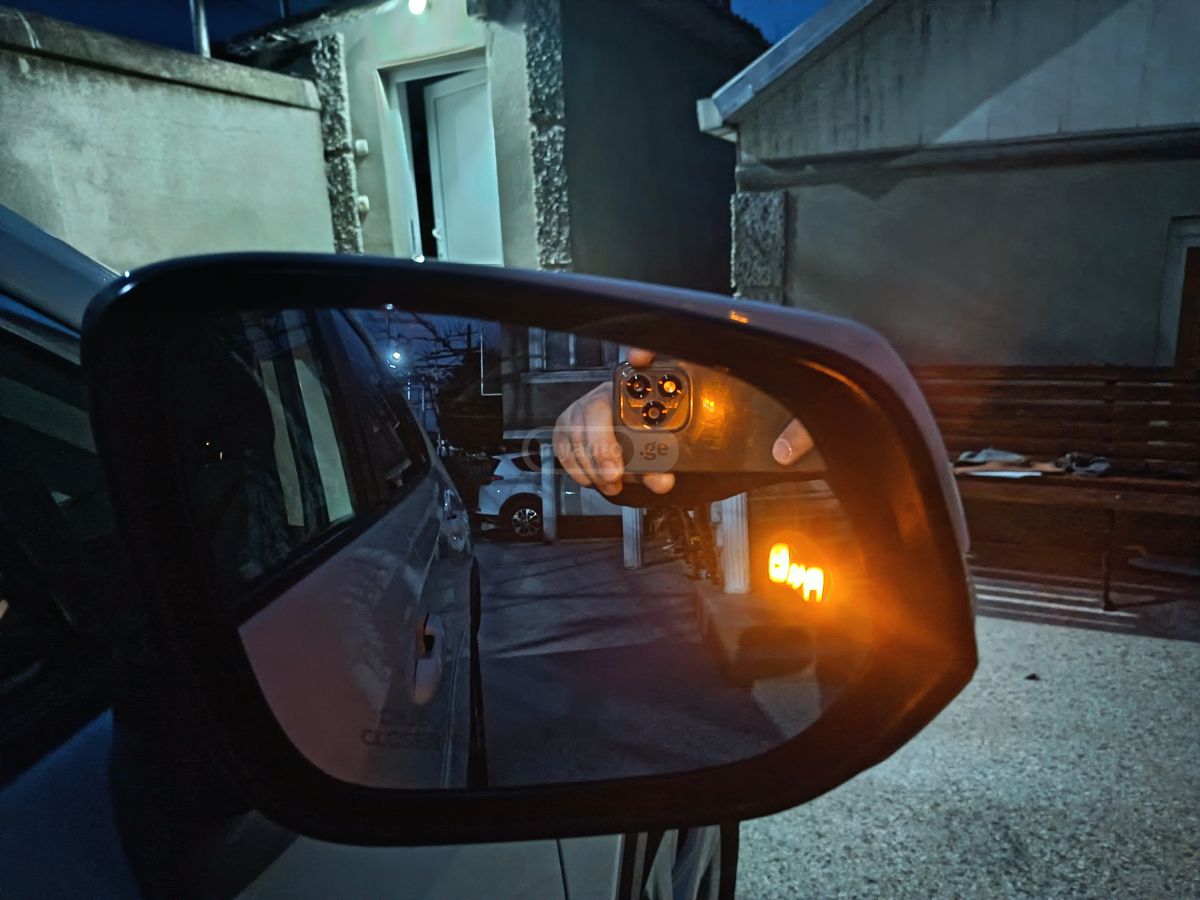 Toyota RAV 4 - фото 11