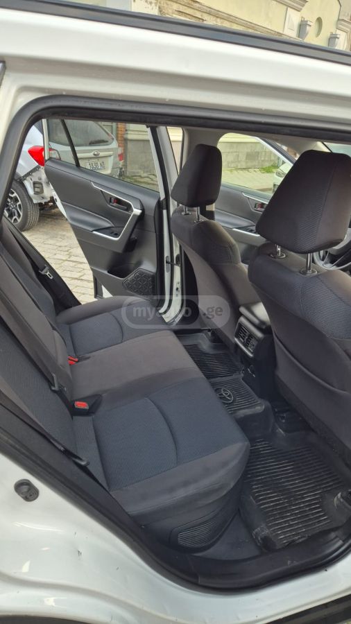 Toyota RAV 4 - фото 12