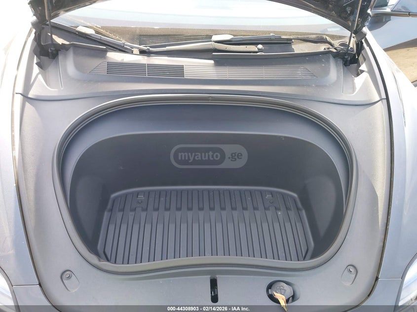 Tesla Model 3 2025 — миниатюра 10