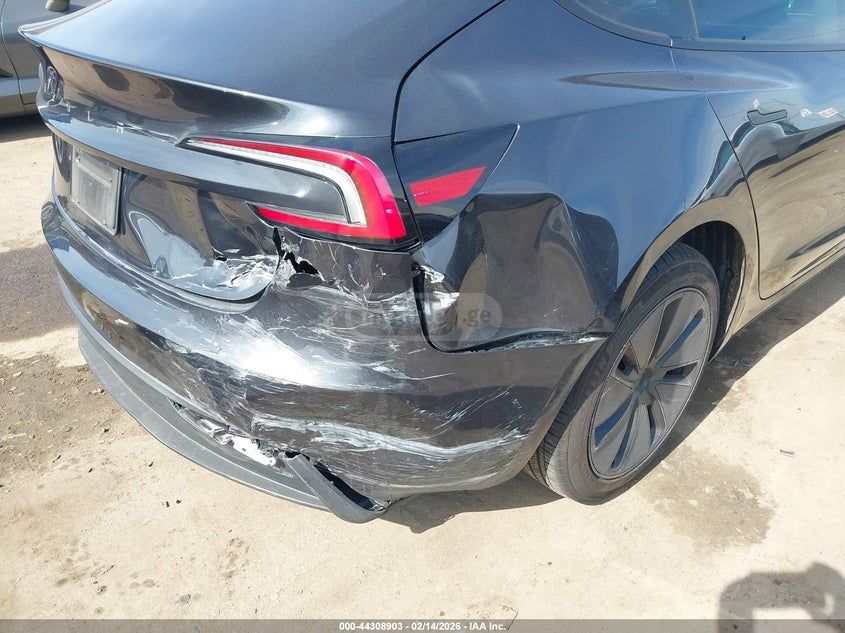 Tesla Model 3 2025 — миниатюра 6