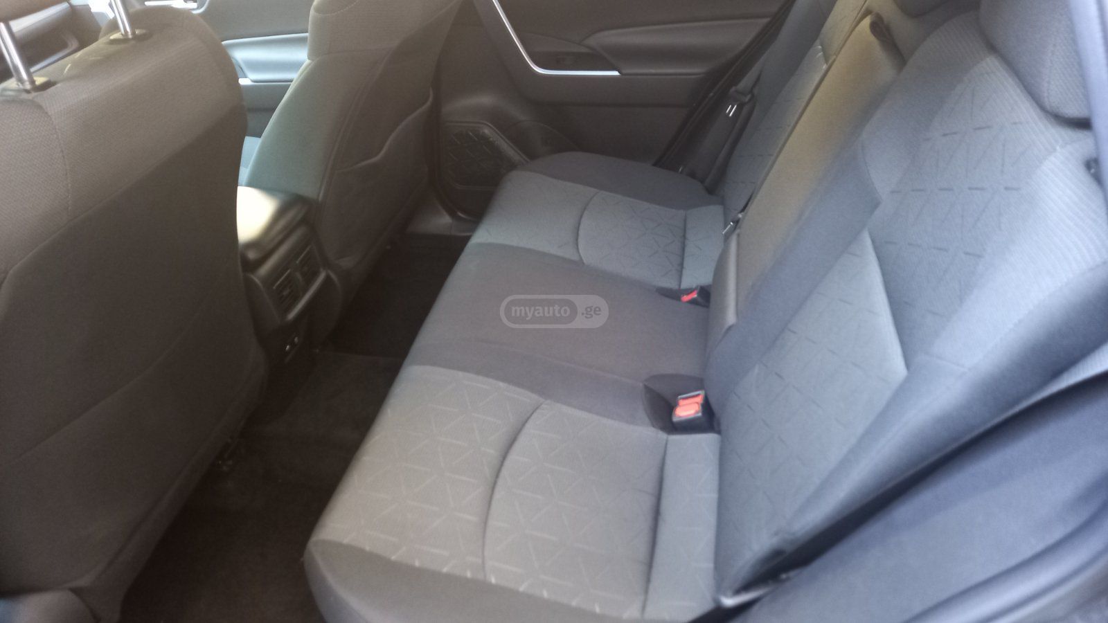 Toyota RAV 4 - фото 9