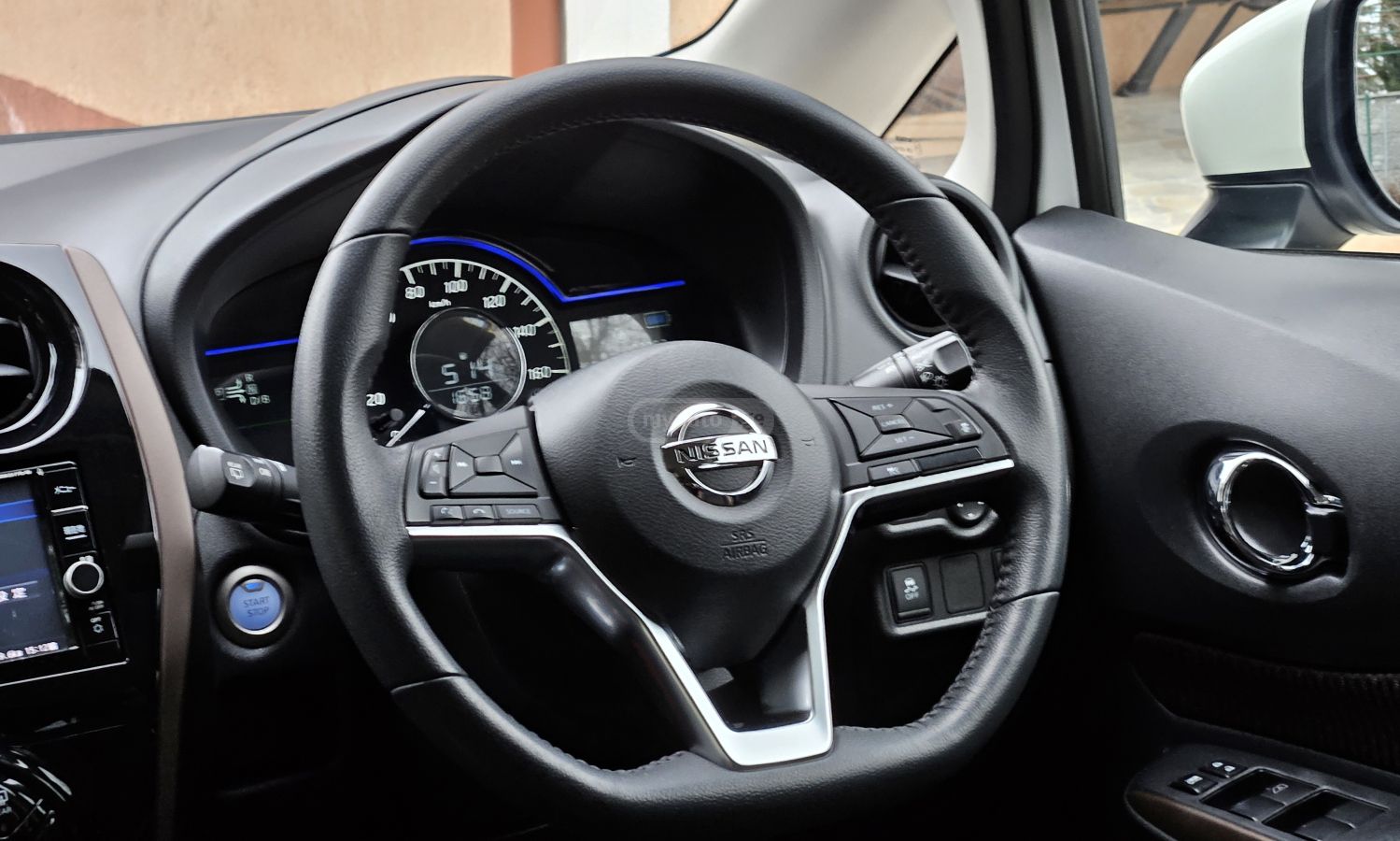 Nissan Note - фото 10