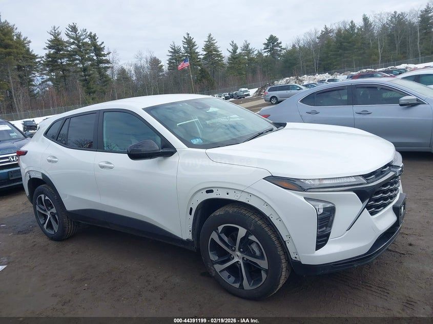 Chevrolet Trax - фото 1
