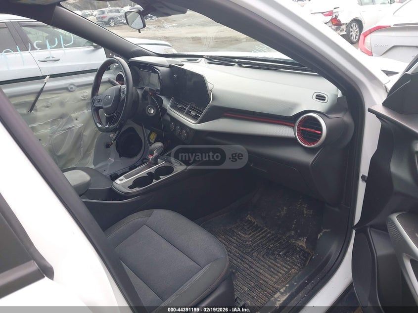 Chevrolet Trax - фото 7