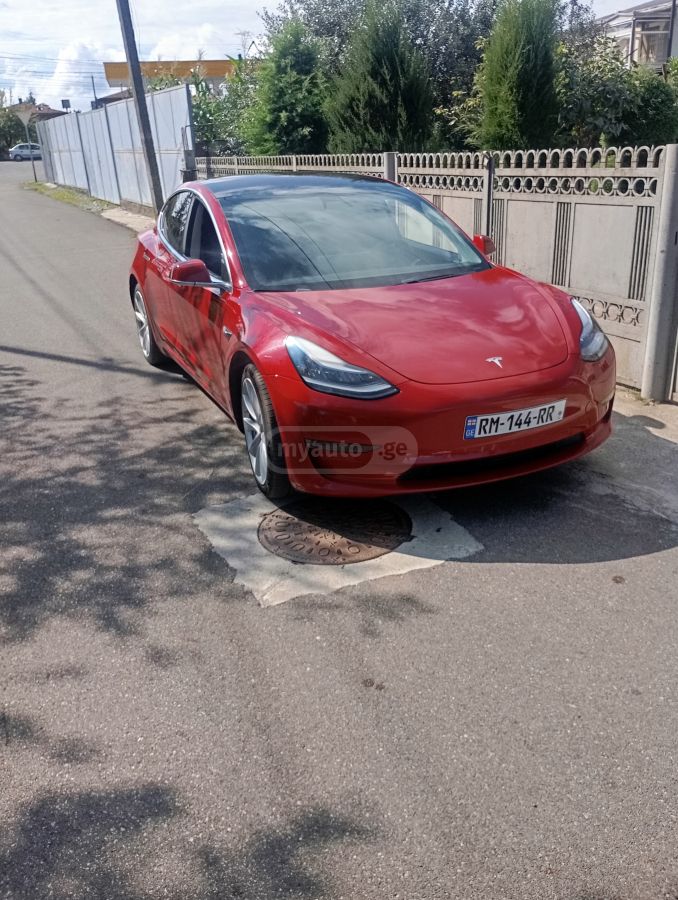 Tesla Model 3 - фото 3