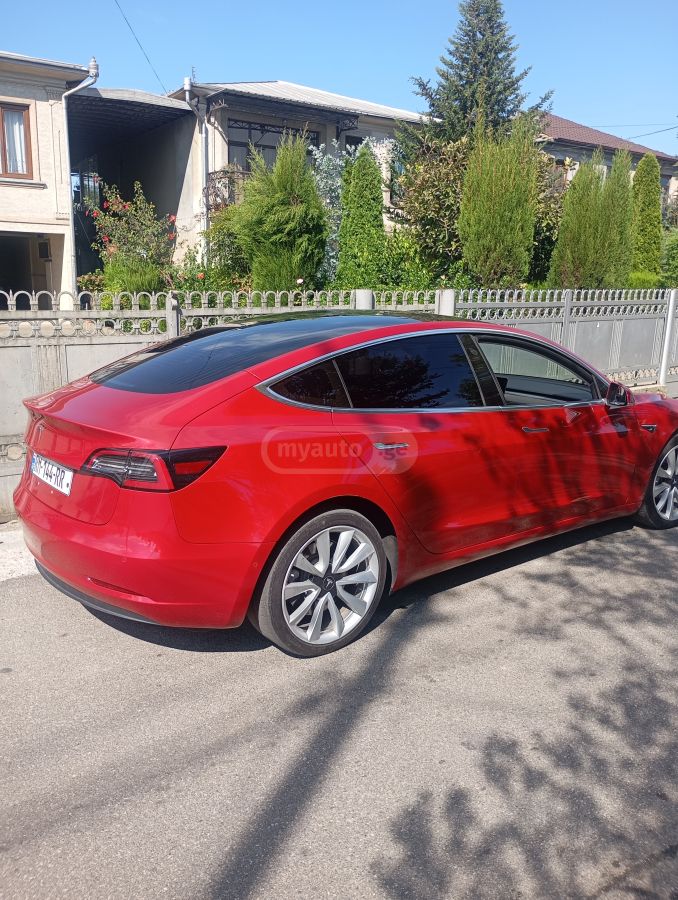 Tesla Model 3 - фото 4