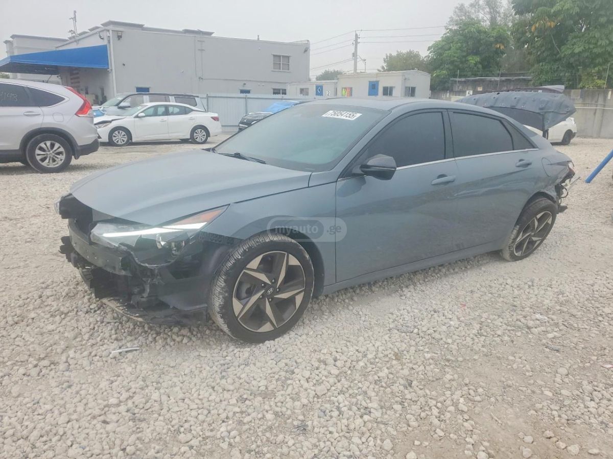 Hyundai Elantra - фото 3