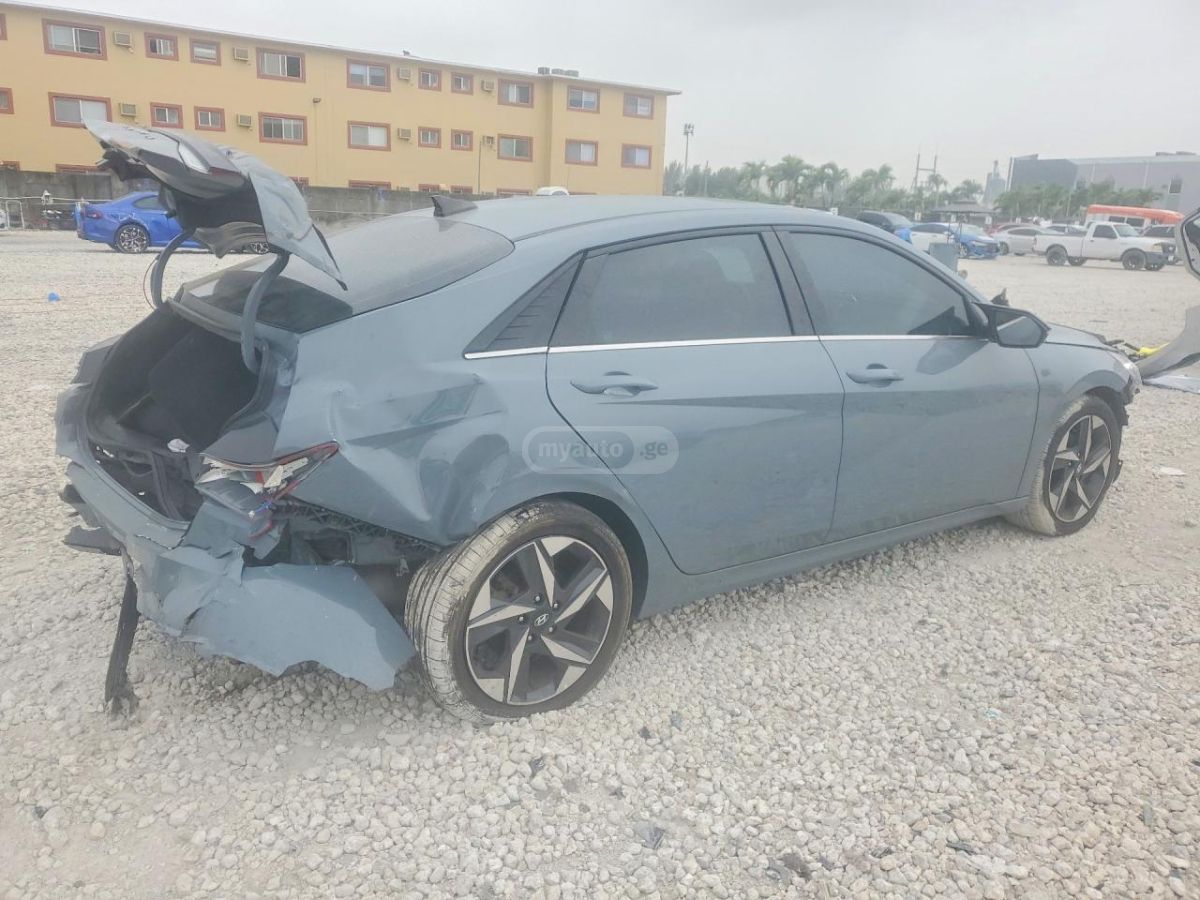 Hyundai Elantra - фото 4
