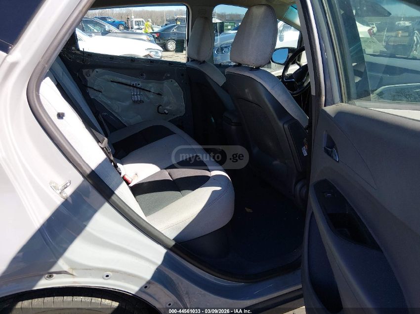 Chevrolet Bolt EV - фото 6