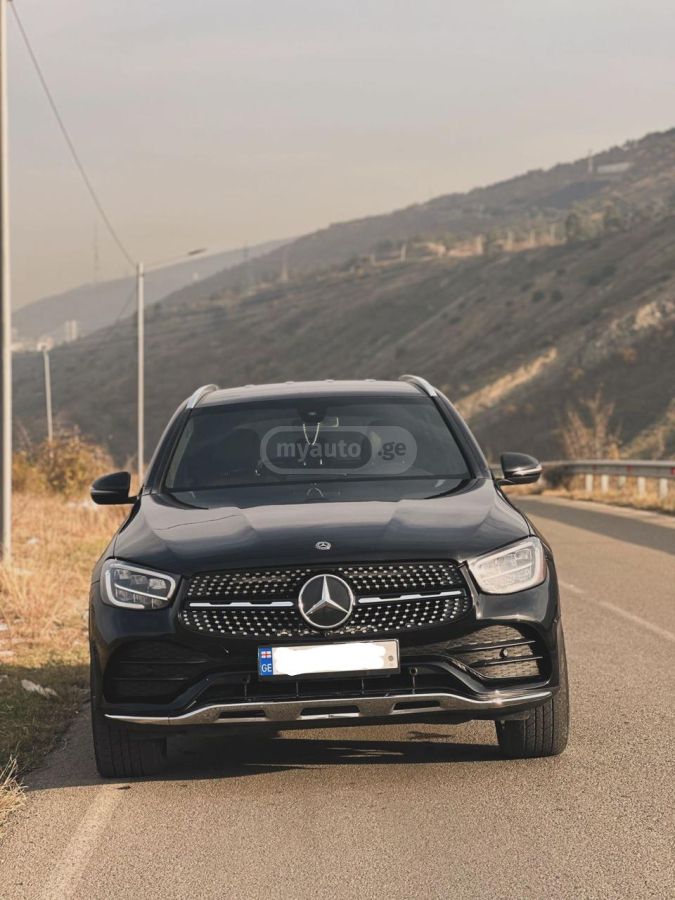 Mercedes-Benz GLC 300 - фото 1