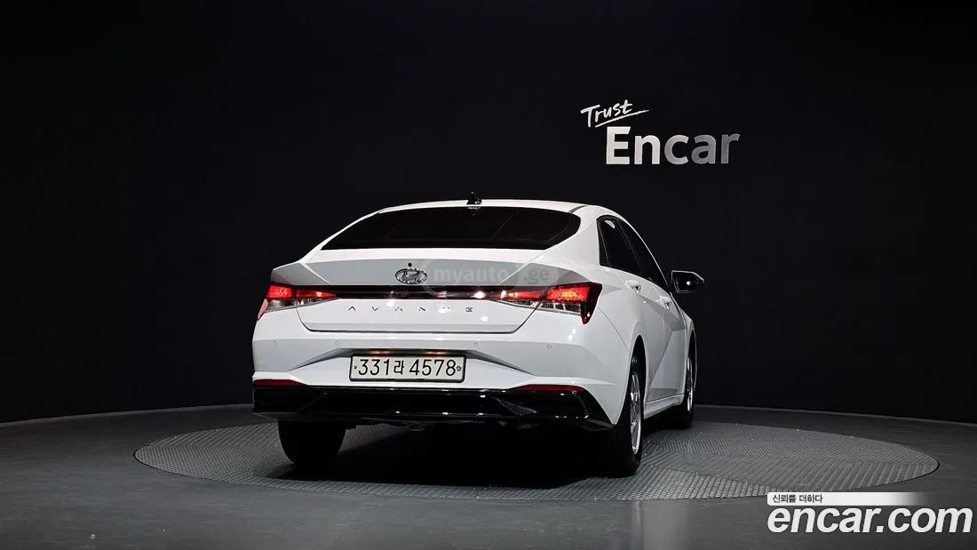 Hyundai Elantra - фото 4