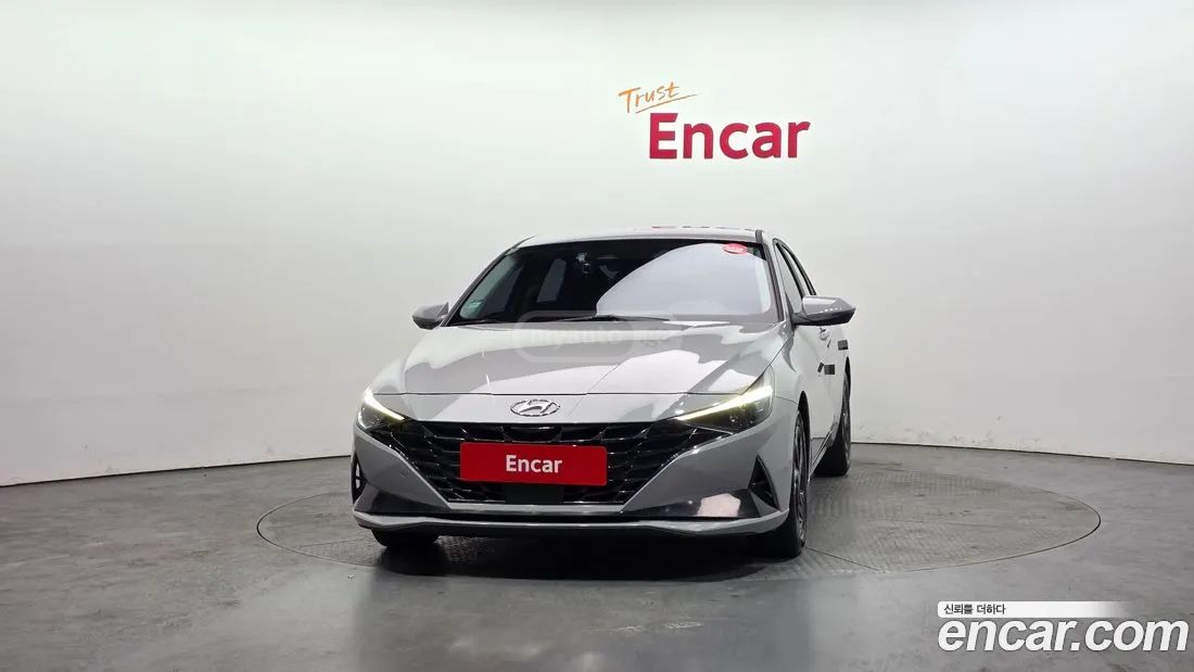 Hyundai Elantra - фото 3