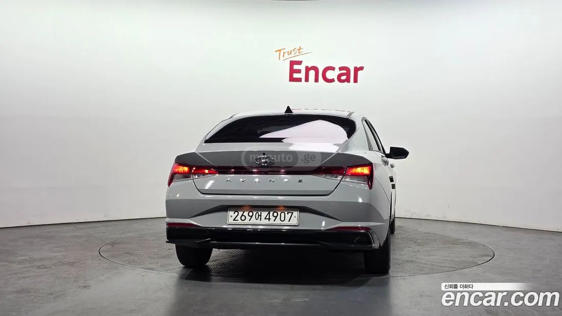 Hyundai Elantra - фото 4